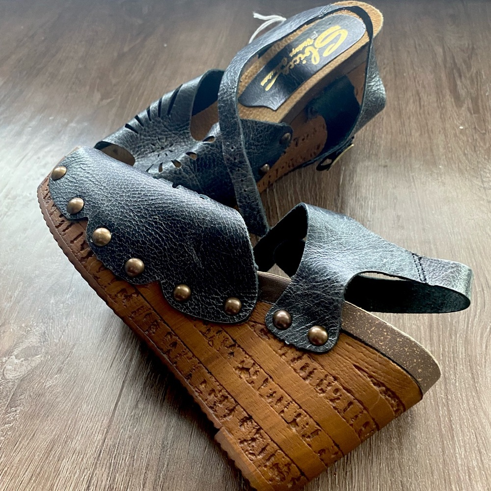 Vintage Wedge size 7